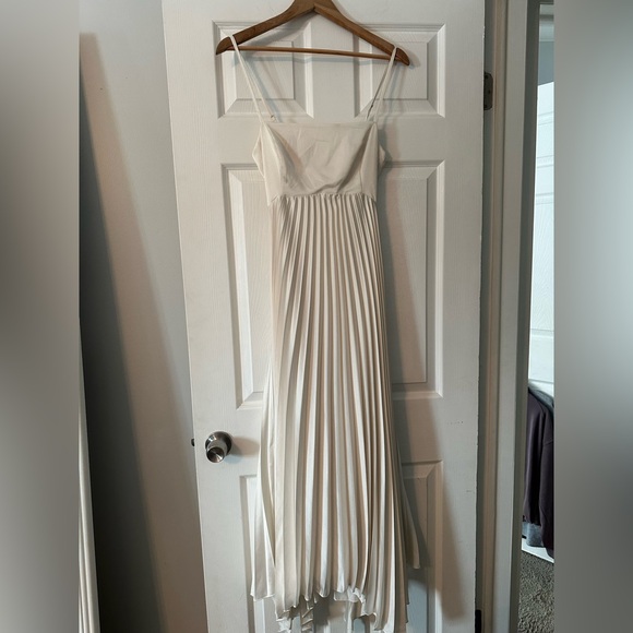 NWT Abercrombie and Fitch Giselle Pleated Midi Dress Cream Size MT - Picture 3 of 6